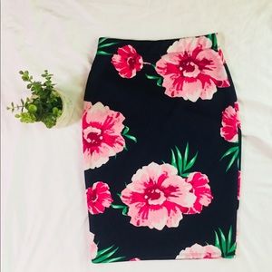 NWOT FLOWER PENCILS SKIRT
